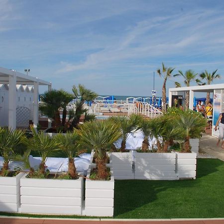 Residence Altomare Riccione Esterno foto