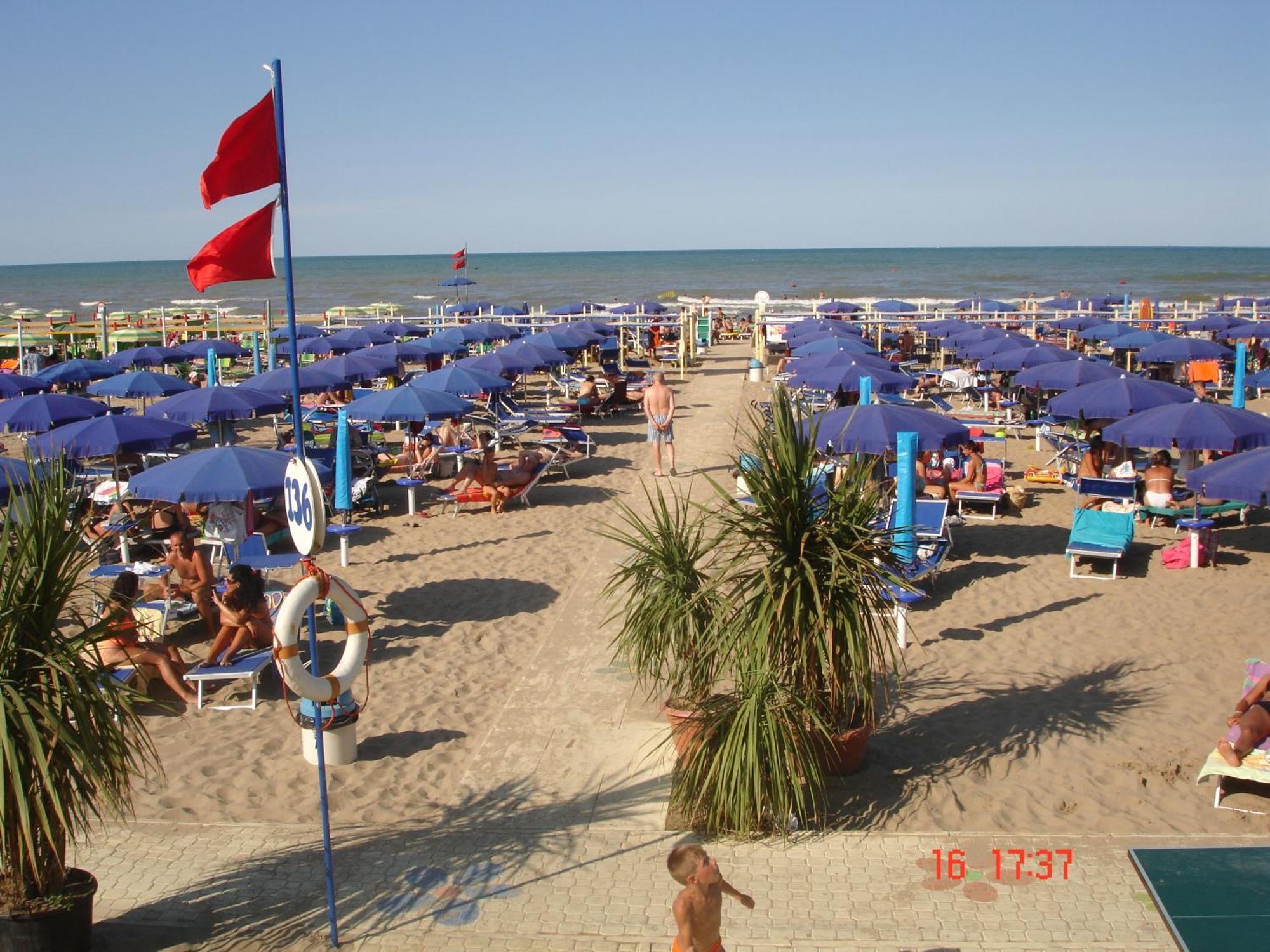 Residence Altomare Riccione Esterno foto