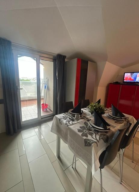 Residence Altomare Riccione Esterno foto